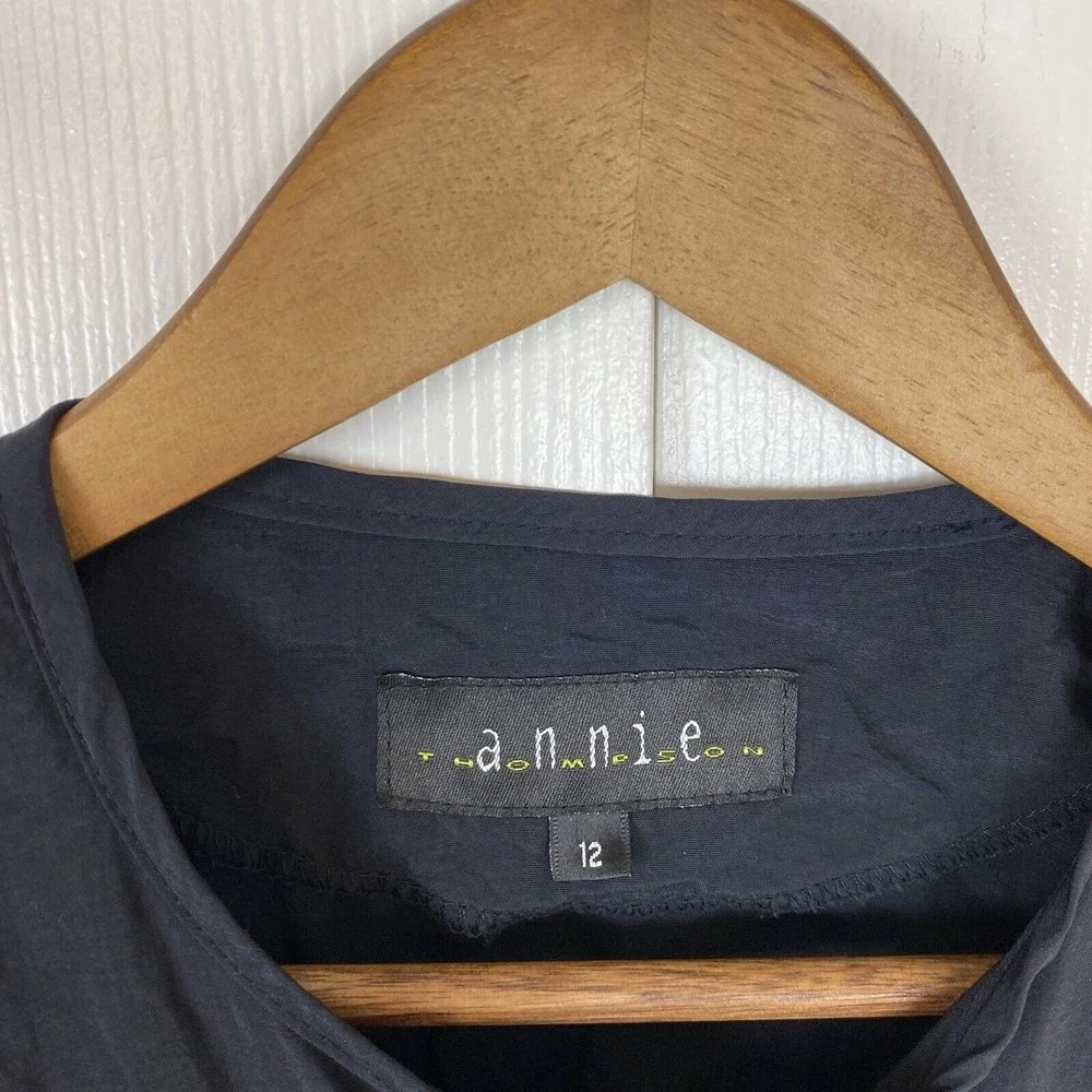 Annie Thompson Size 12 Black Cargo Dress Shift Artsy Art to Wear Utility Zipper